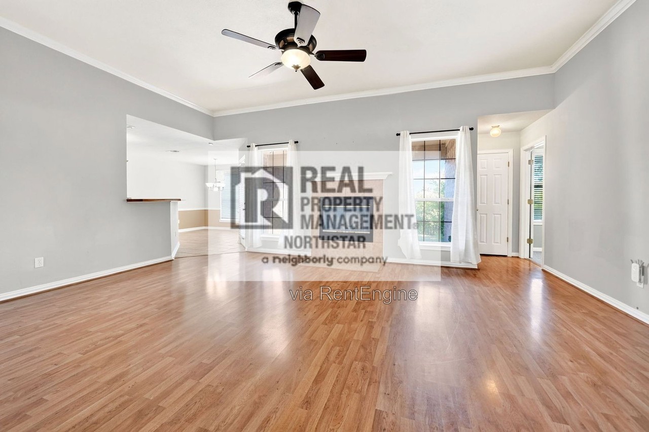 308 Pin Oak Ln - Photo 5 of 35