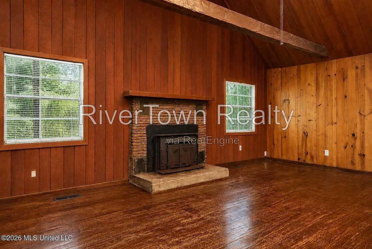 7530 Dogwood Ln - Photo 6 of 50