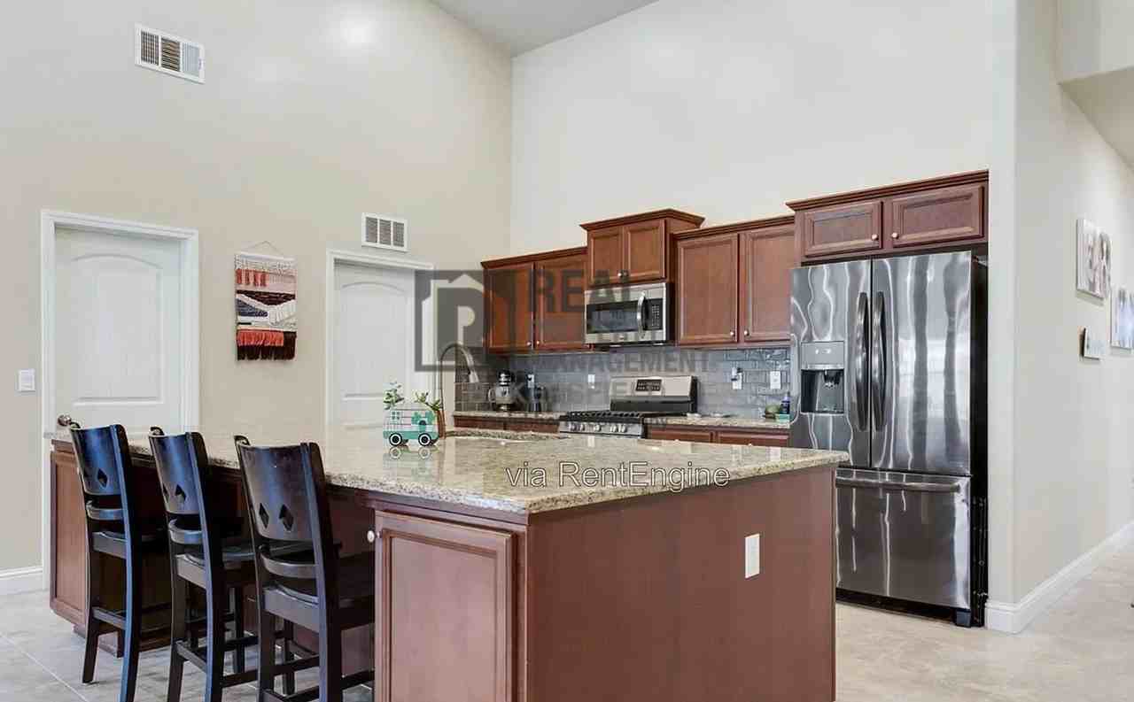 9312 Woodbrook Dr - Photo 6 of 17