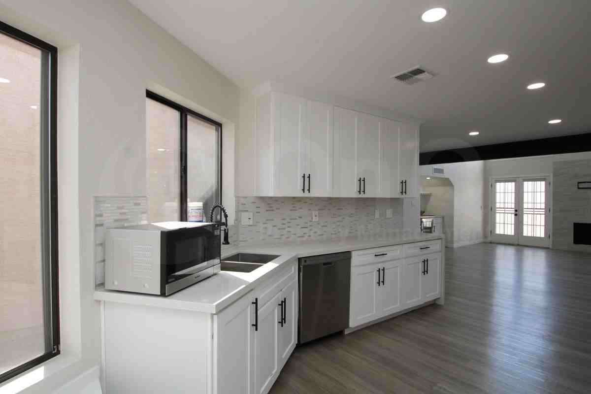 5812 N 12th St #20 - Photo 4 of 16