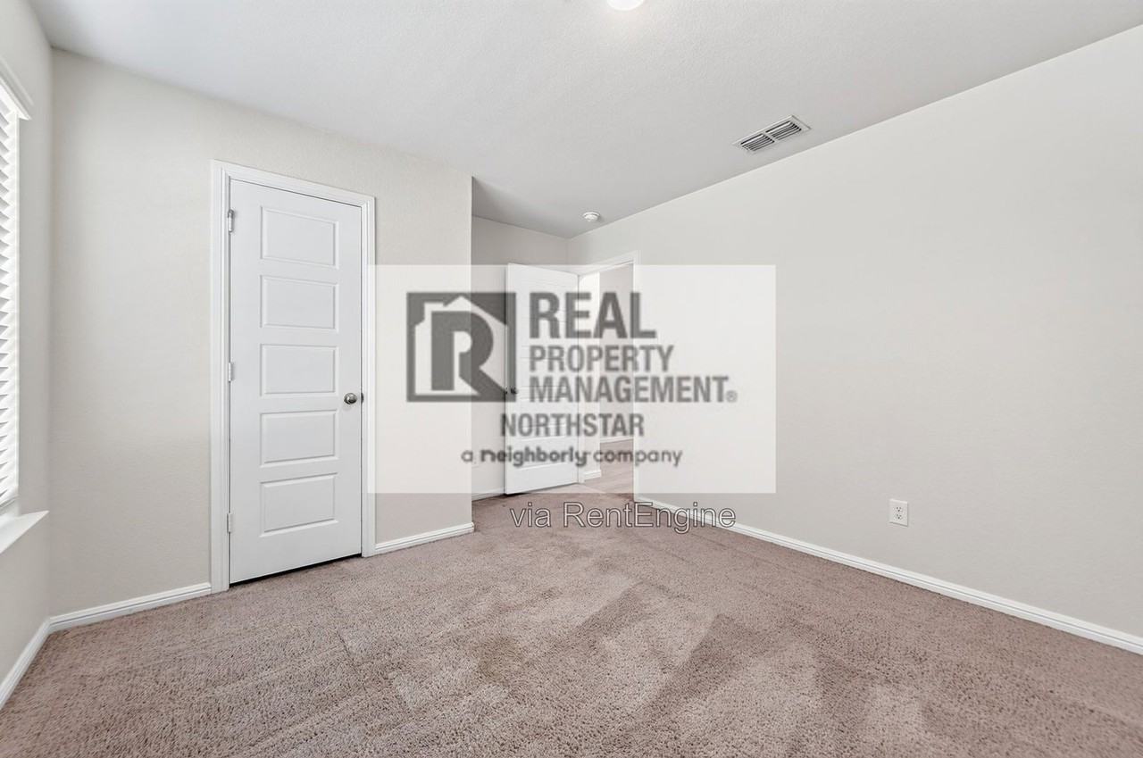 1800 Huisache St - Photo 6 of 41