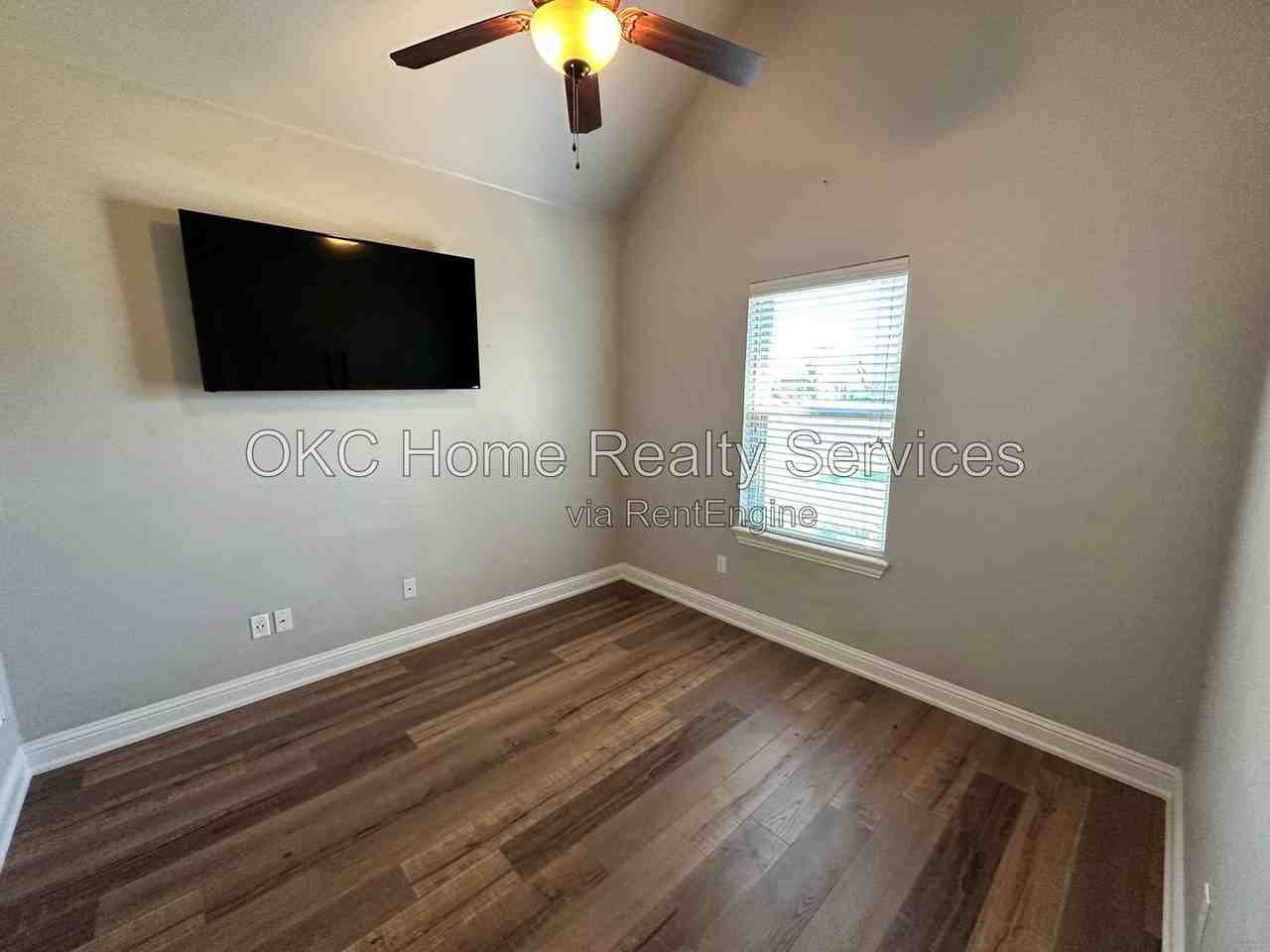 8509 Nw 125th St - Photo 3 of 33