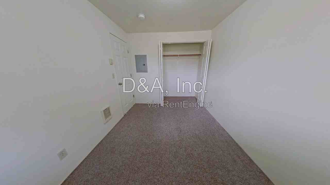 108 Ne Conifer Blvd #2 - Photo 6 of 12