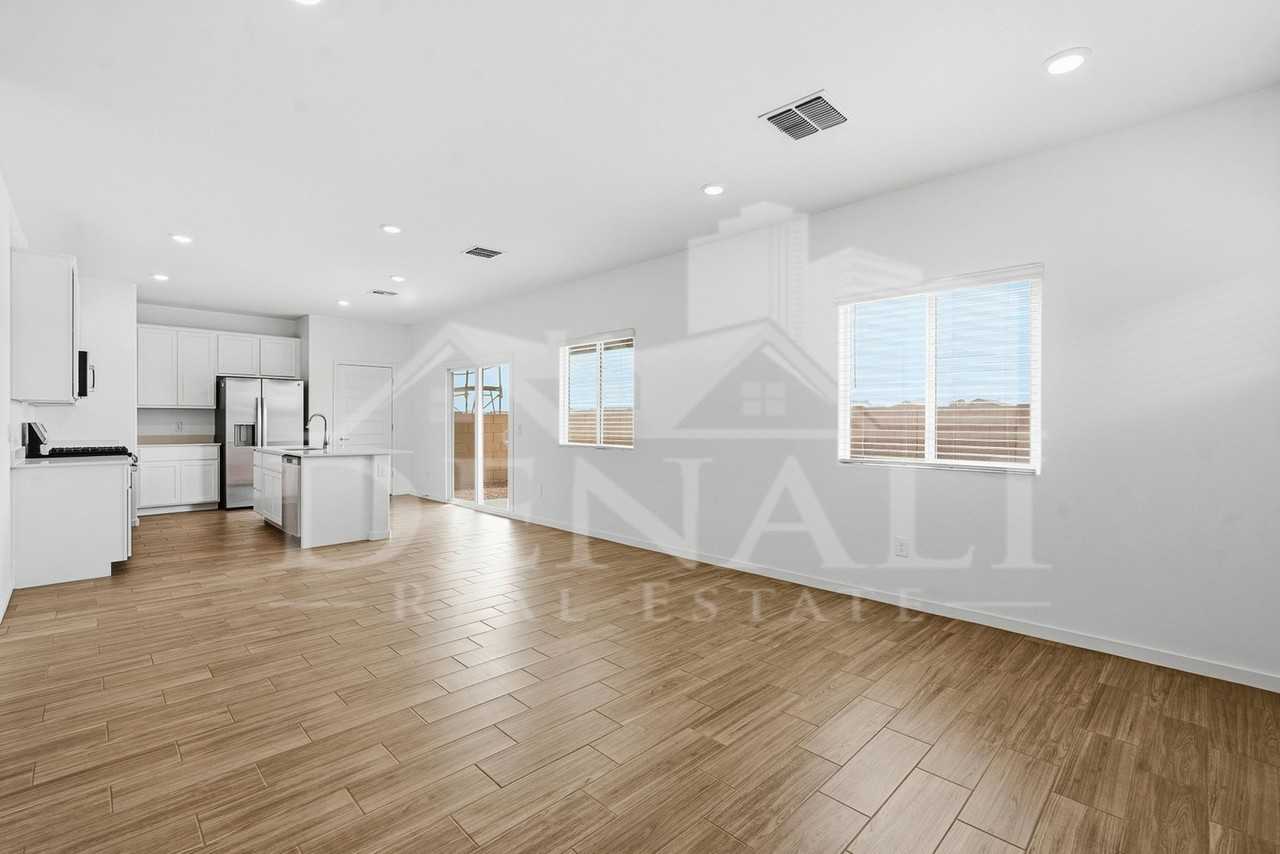 11777 W Claudina St - Photo 5 of 33