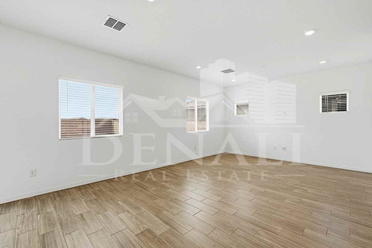 11777 W Claudina St - Photo 6 of 33