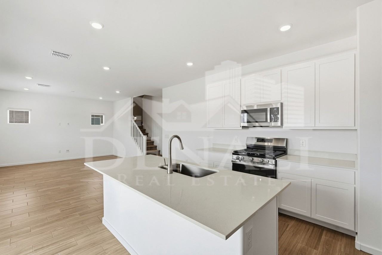11777 W Claudina St - Photo 7 of 33