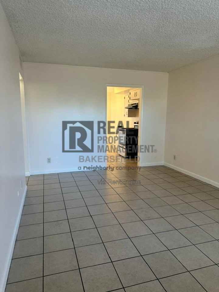 1015 Pacific St #D - Photo 3 of 16