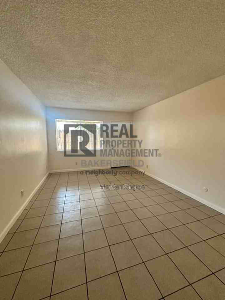 1015 Pacific St #D - Photo 5 of 16