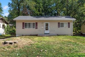 featured image of 10512 Earl Dr