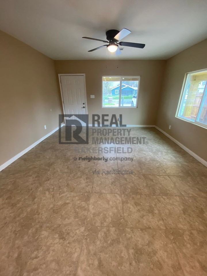 419 8th St - Photo 3 of 17