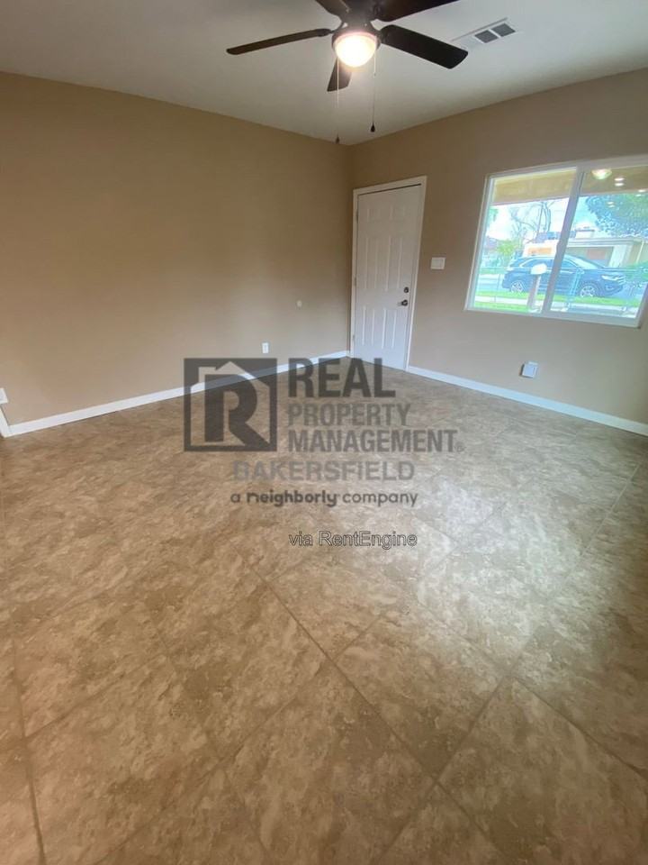 419 8th St - Photo 4 of 17