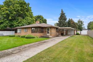 featured image of 10714 E Valleyway Ave