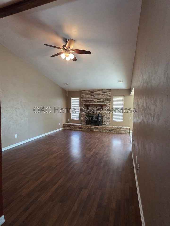 1012 Cooper Ln - Photo 3 of 25