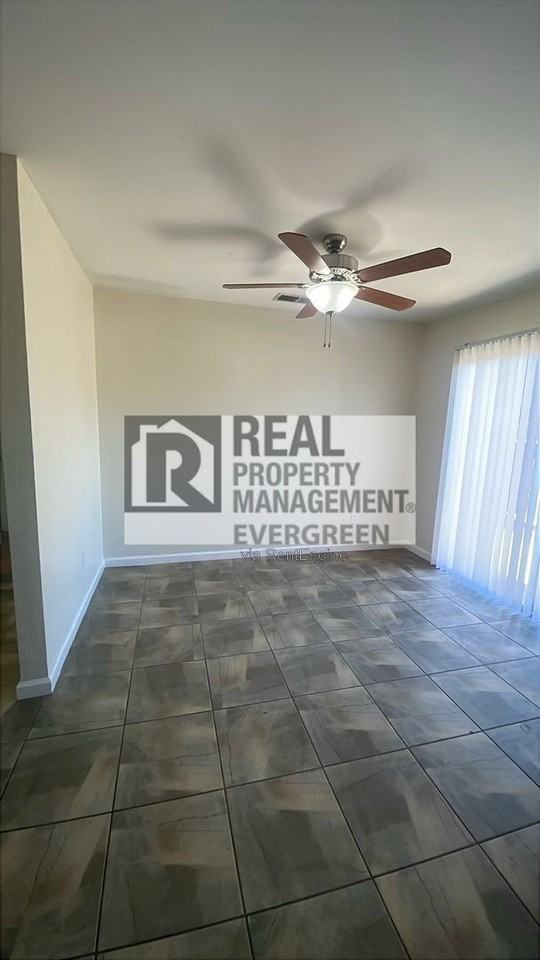 2121 W Della Ave #A - Photo 4 of 15