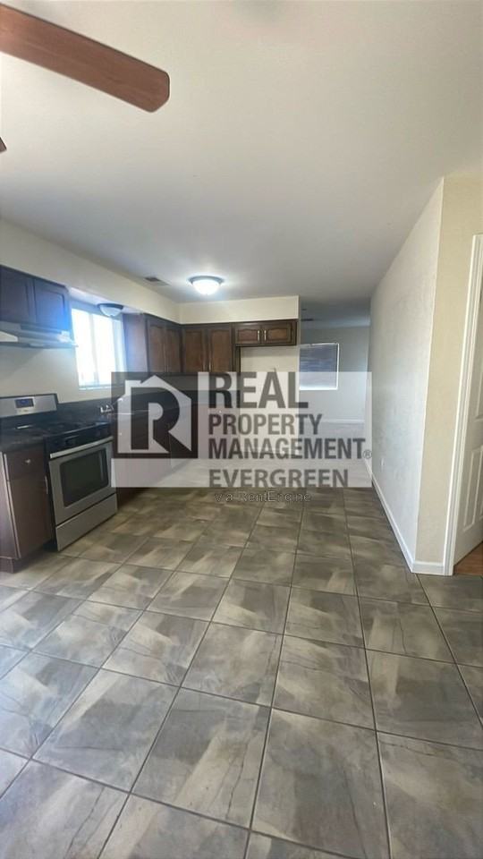 2121 W Della Ave #A - Photo 5 of 15