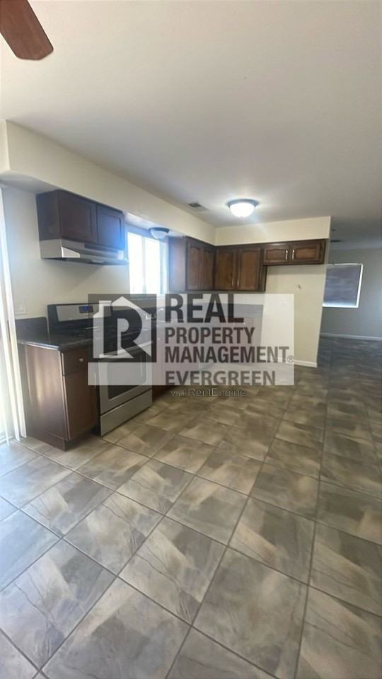 2121 W Della Ave #A - Photo 6 of 15