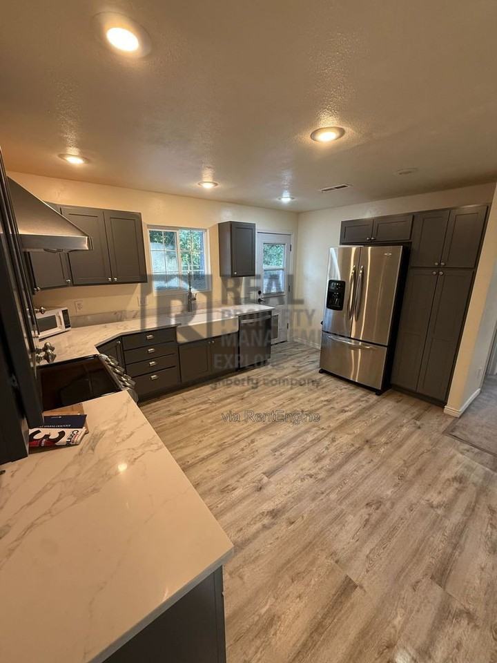 1533 3rd Ave W - Photo 6 of 28