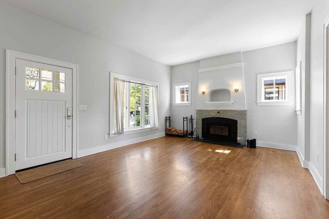 2715 Ne 35th Ave - Photo 3 of 33