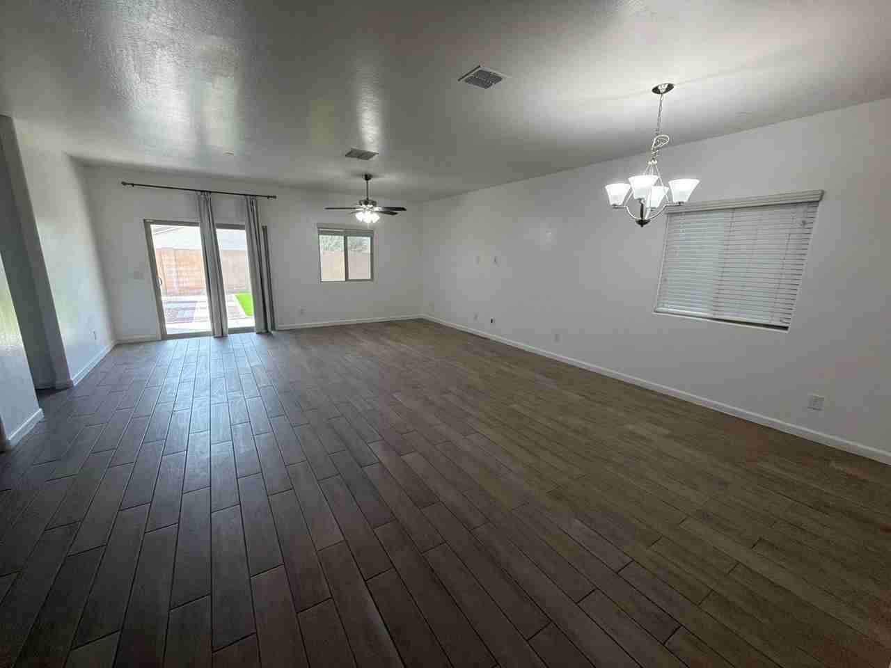 21391 W Monte Vista Rd - Photo 2 of 19