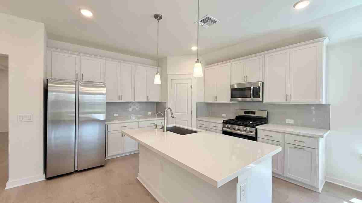 7504 Sparkling Light Dr - Photo 4 of 23