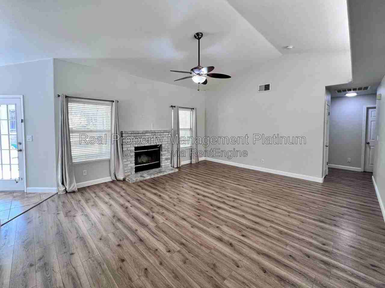 5705 N Cleo Ave - Photo 3 of 23