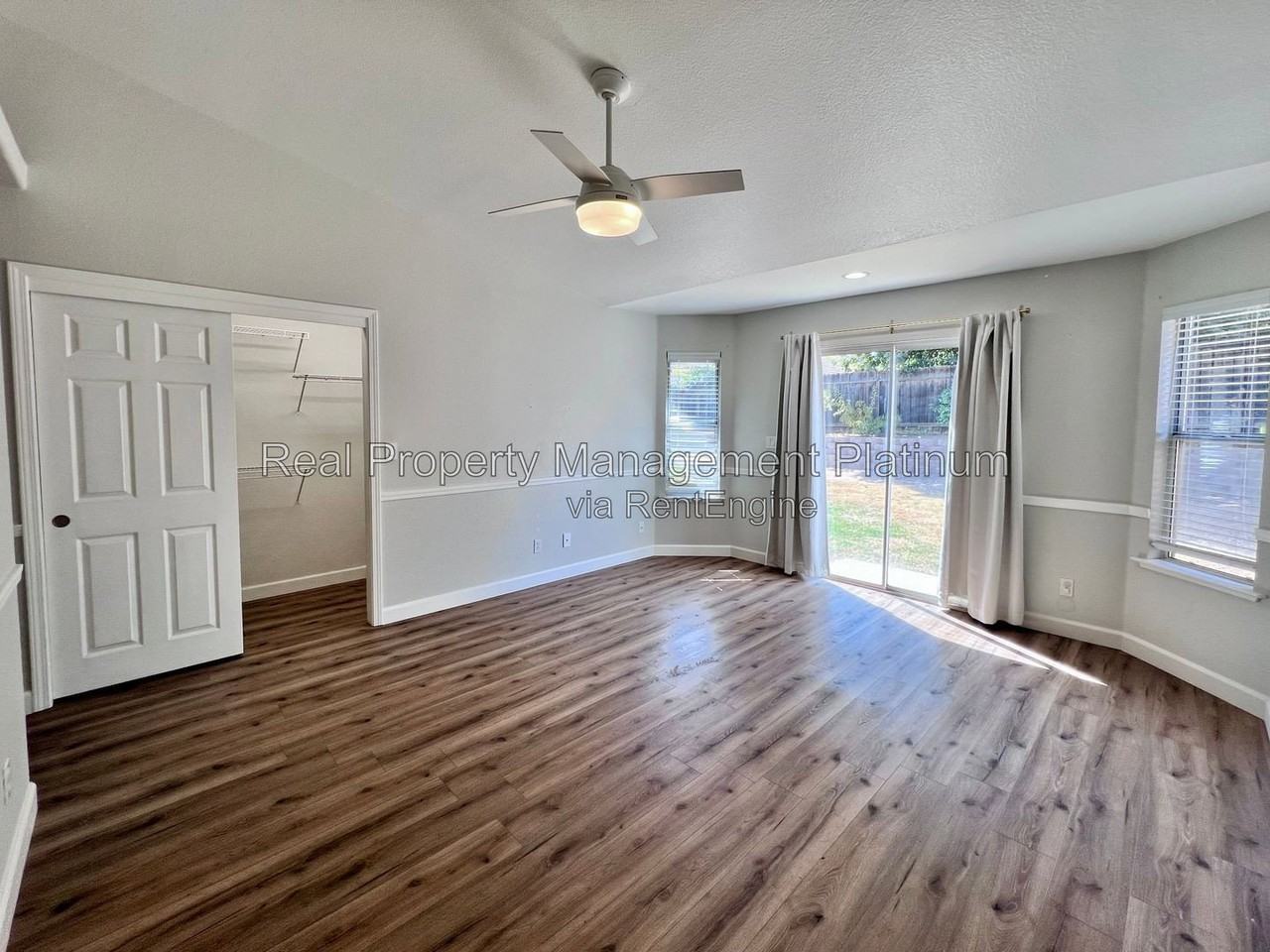5705 N Cleo Ave - Photo 4 of 23