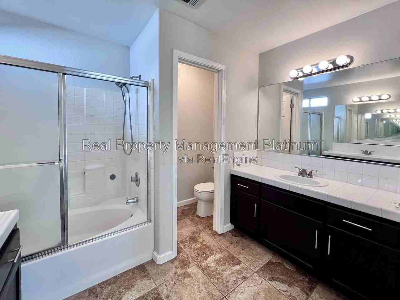 5705 N Cleo Ave - Photo 5 of 23