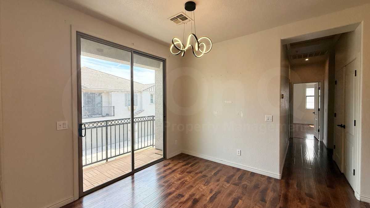 7506 S 29th Way - Photo 3 of 12