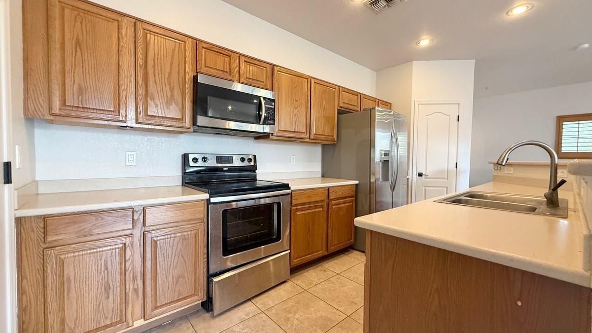 7506 S 29th Way - Photo 6 of 12