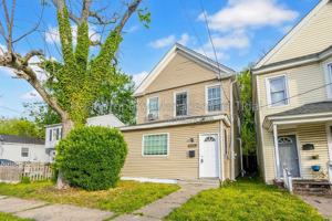 featured image of 1035 23rd St