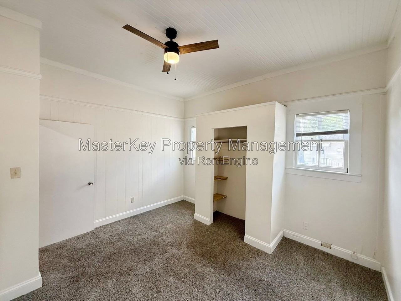 302 Raynor St #B - Photo 5 of 16