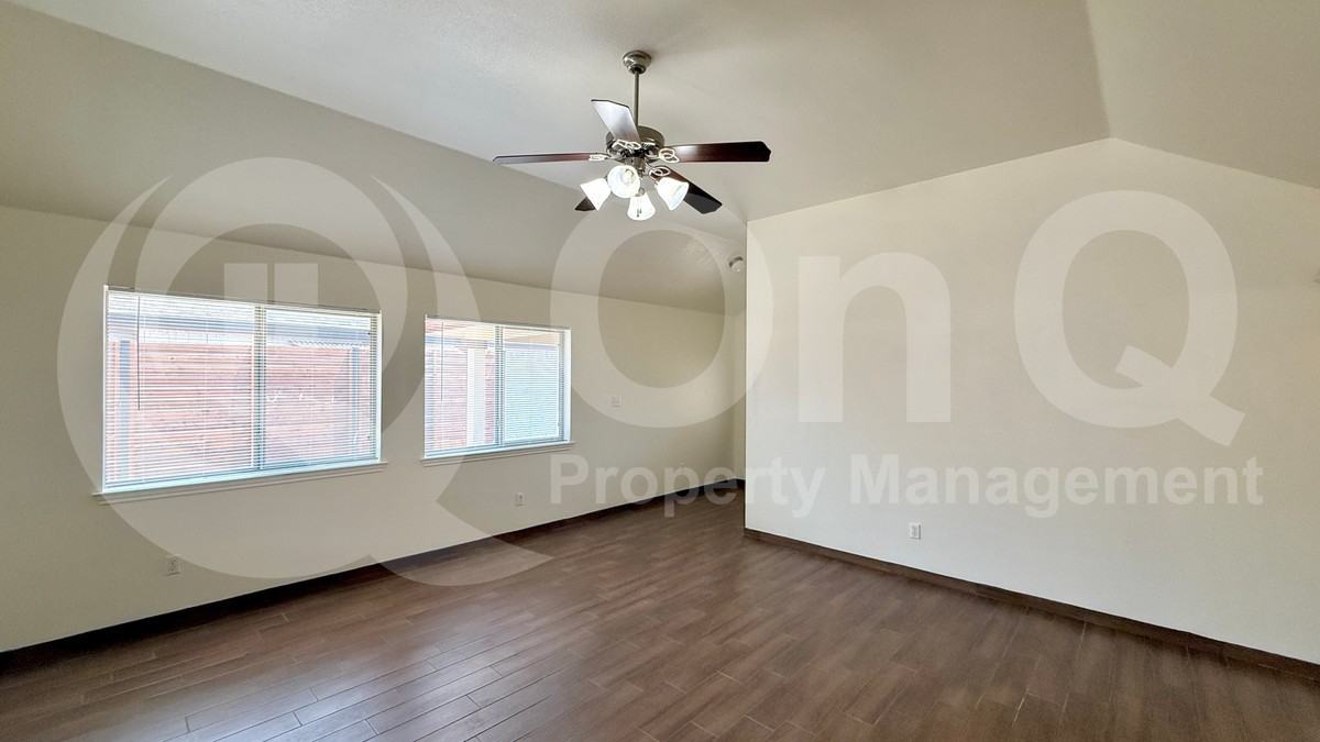 6504 Bay City Bnd - Photo 7 of 18