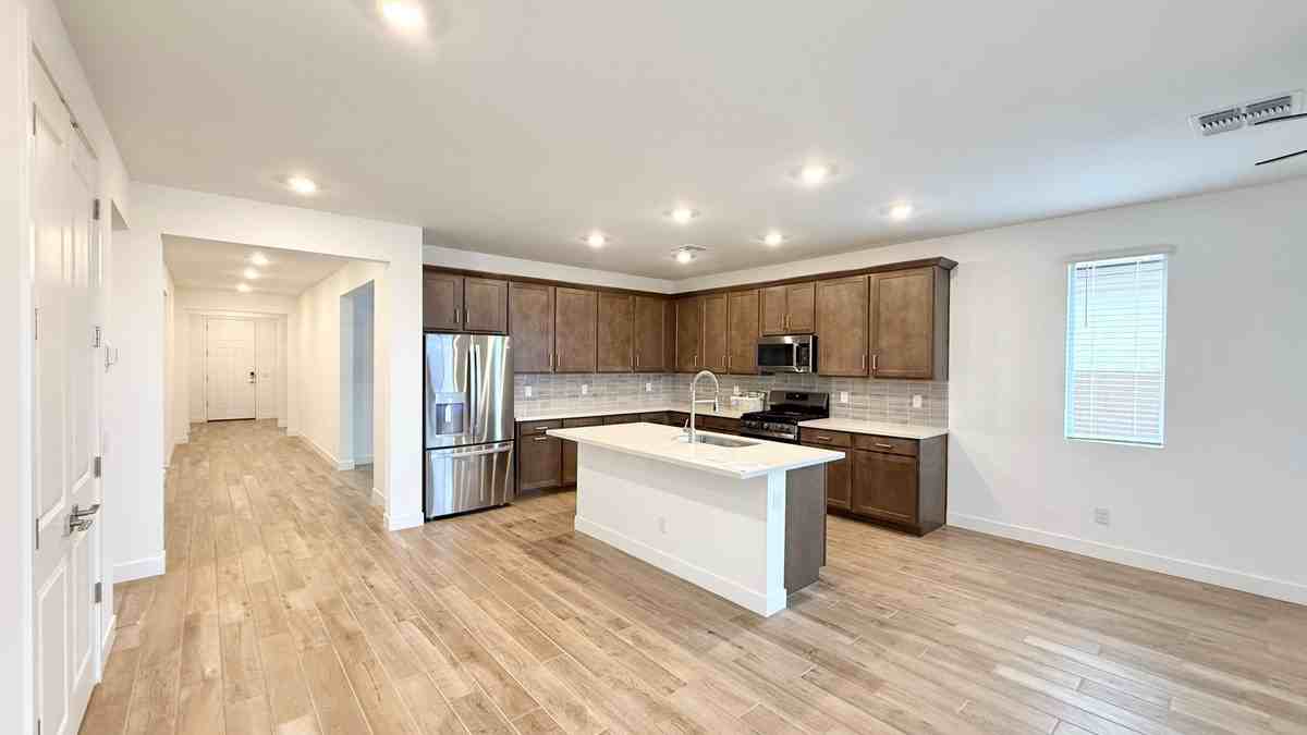 2828 E Mecklenburg Way - Photo 6 of 43
