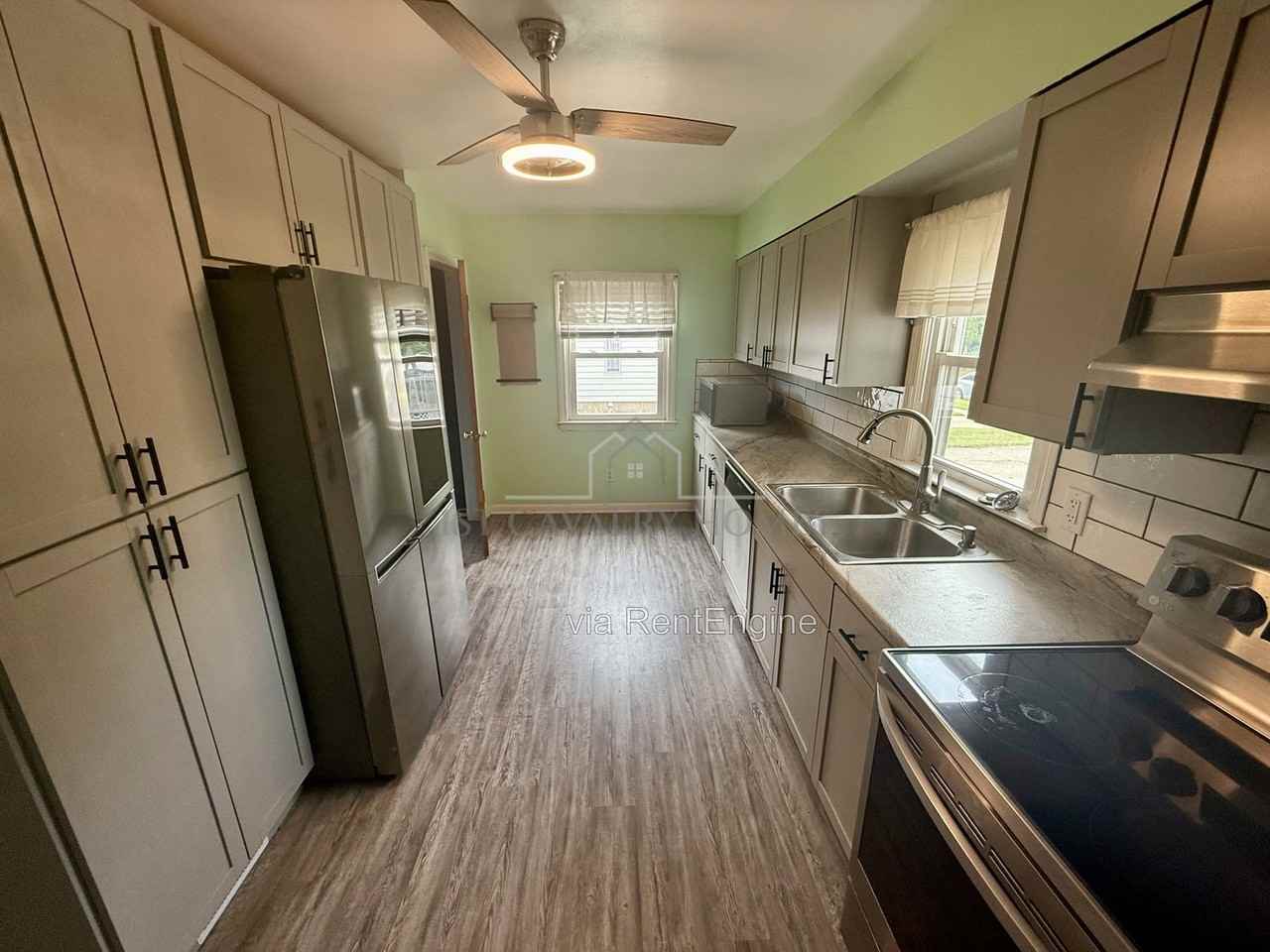 33 Pierce Ave - Photo 5 of 11