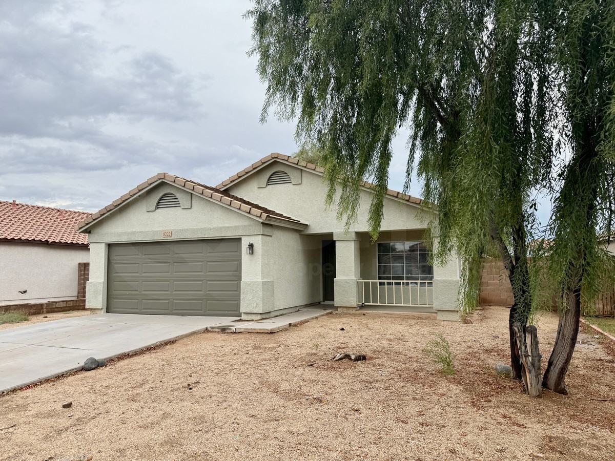 8222 W Pima St - Photo 2 of 38