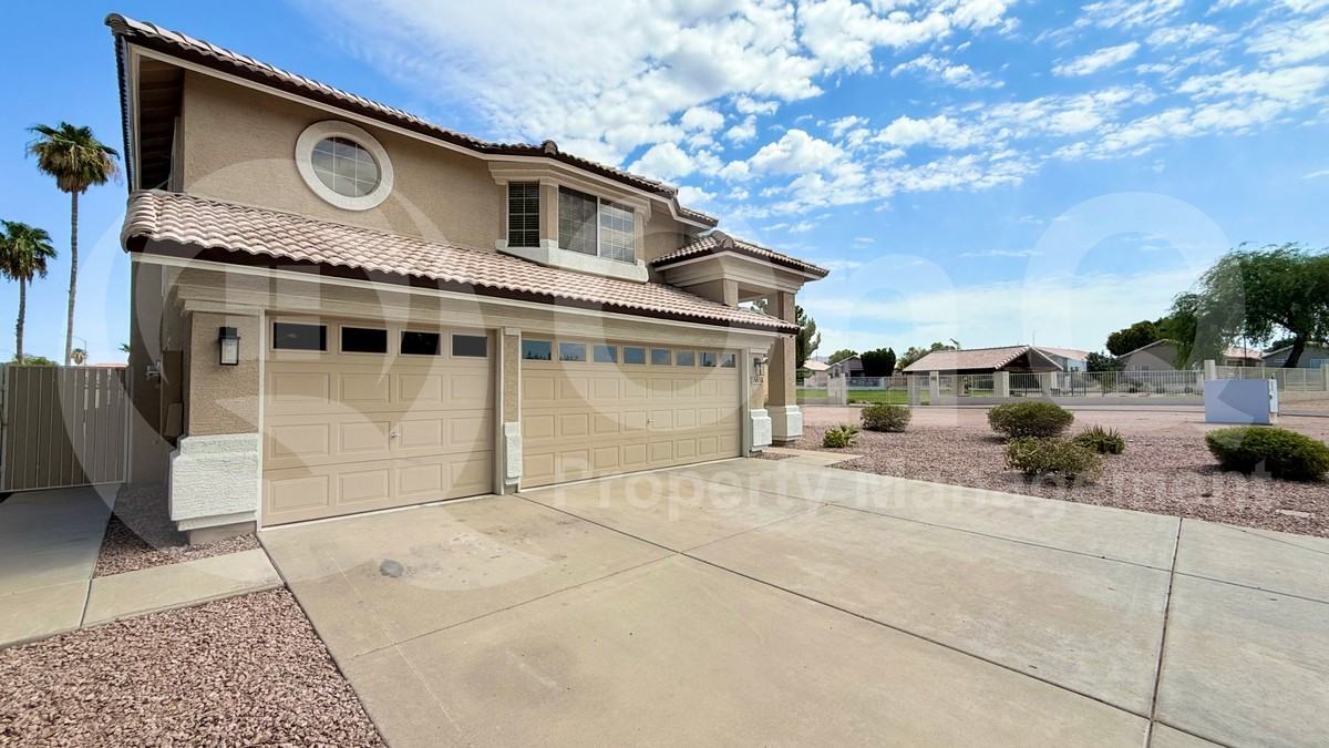 6638 E Melrose St - Photo 2 of 50