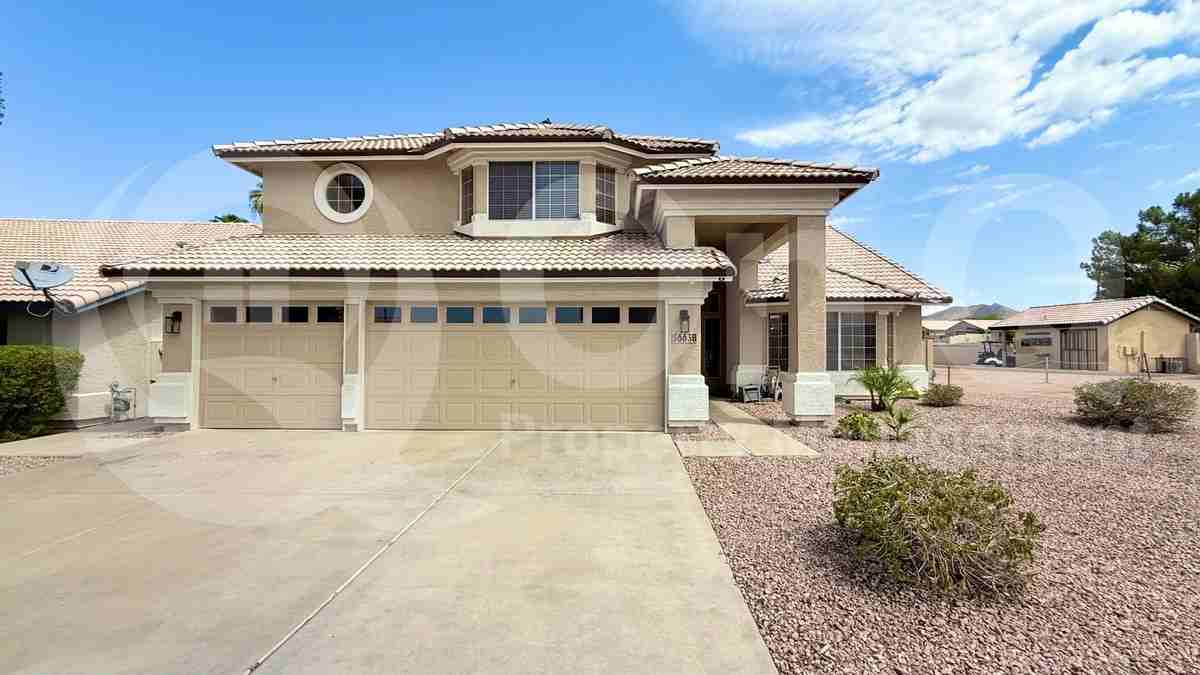 6638 E Melrose St - Photo 4 of 50