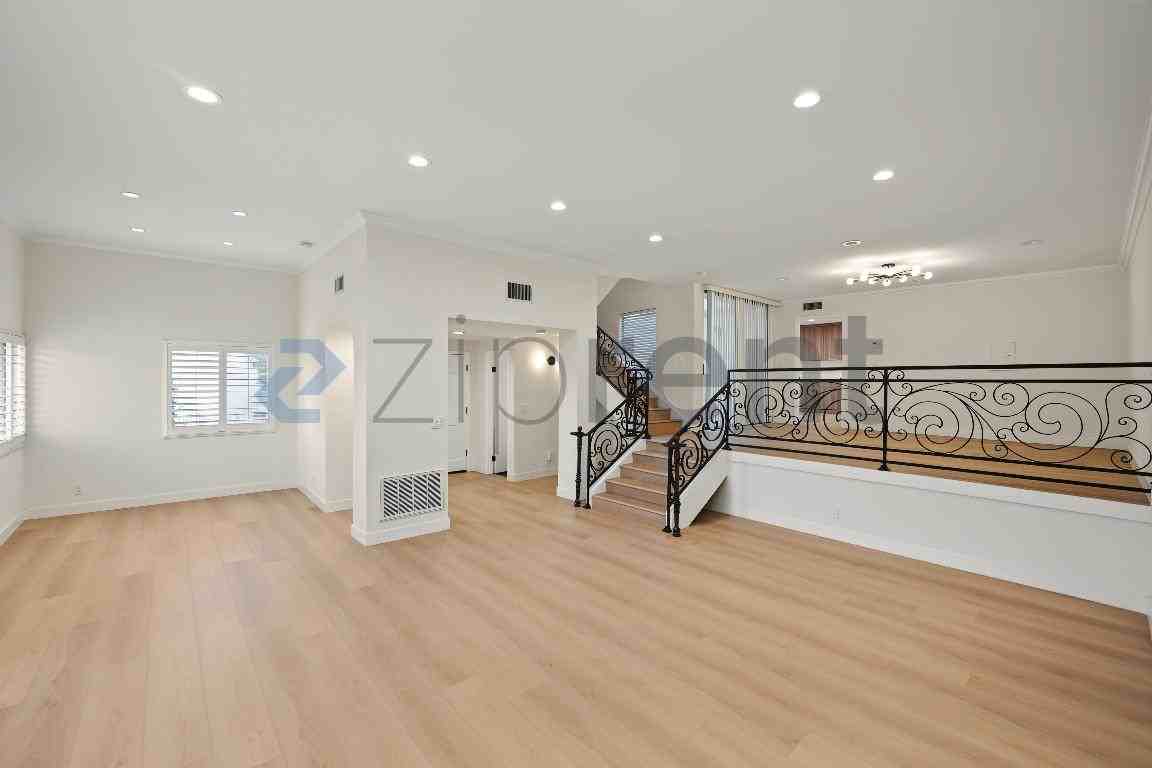 5541 Edward E Horton Ln - Photo 5 of 29