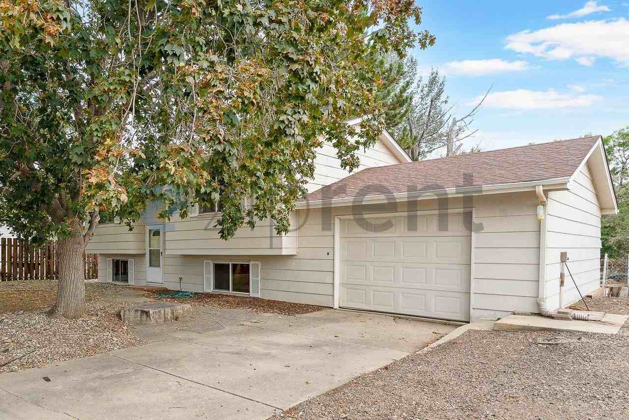 6404 Constellation Dr - Photo 2 of 38