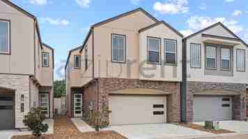 featured image of 2920 El Fenice Ln