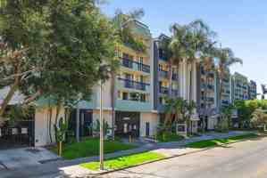 featured image of 333 S Catalina St
