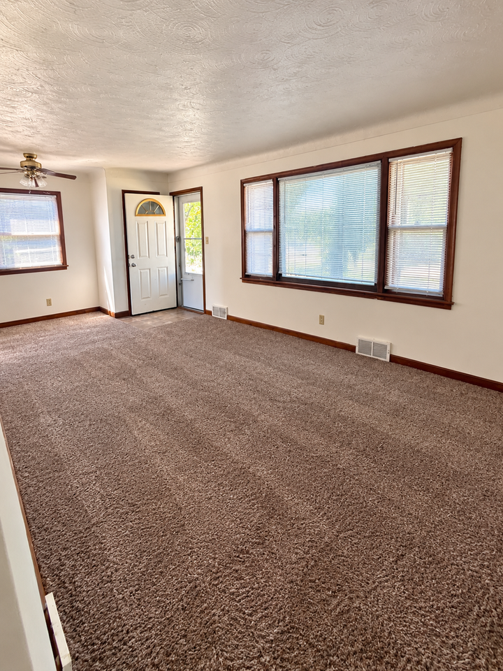 1634 Hoyt Ave E #NA - Photo 2 of 8