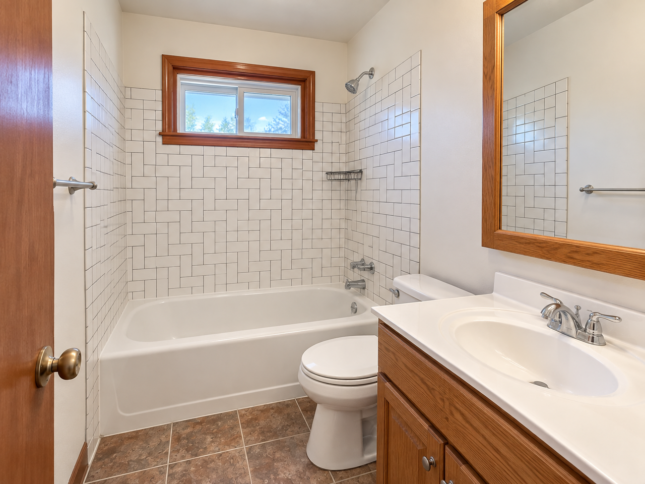 1634 Hoyt Ave E #NA - Photo 3 of 8