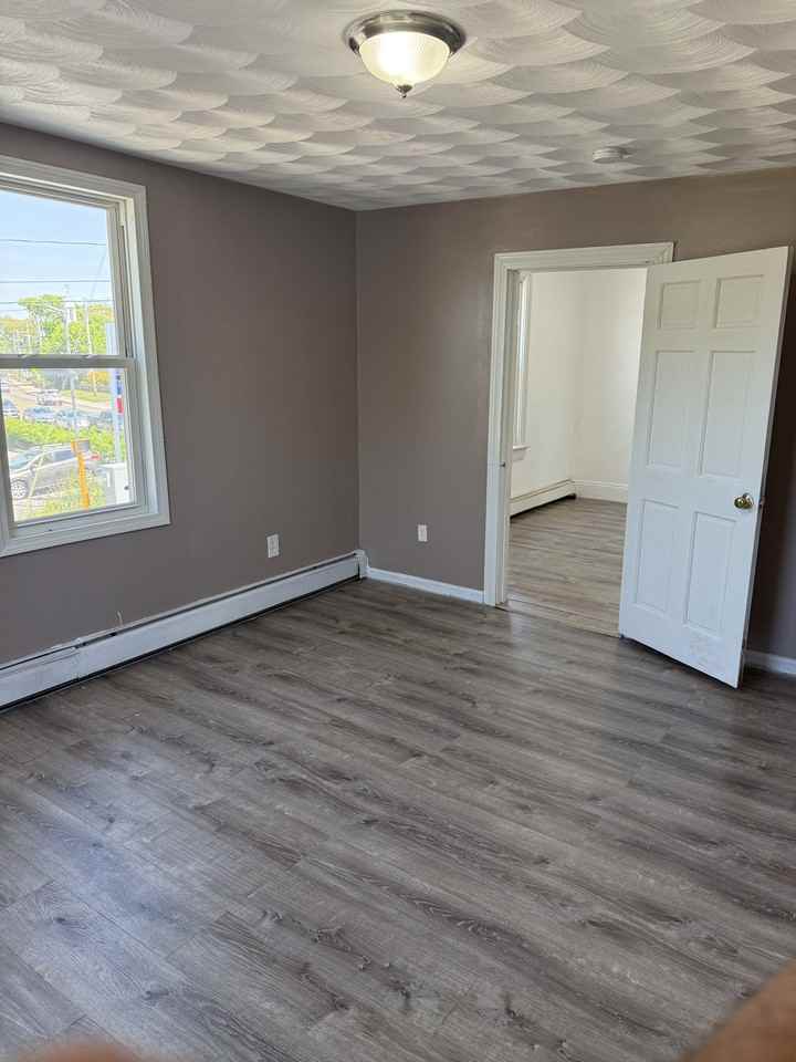 635 Fall River Ave #2 - Photo 2 of 10
