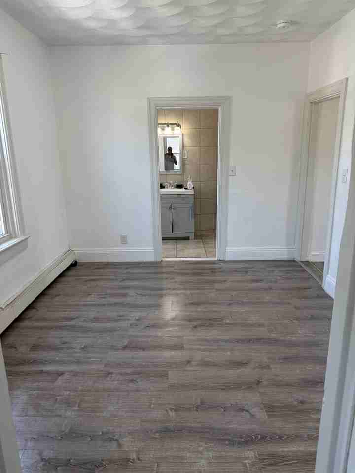 635 Fall River Ave #2 - Photo 6 of 10
