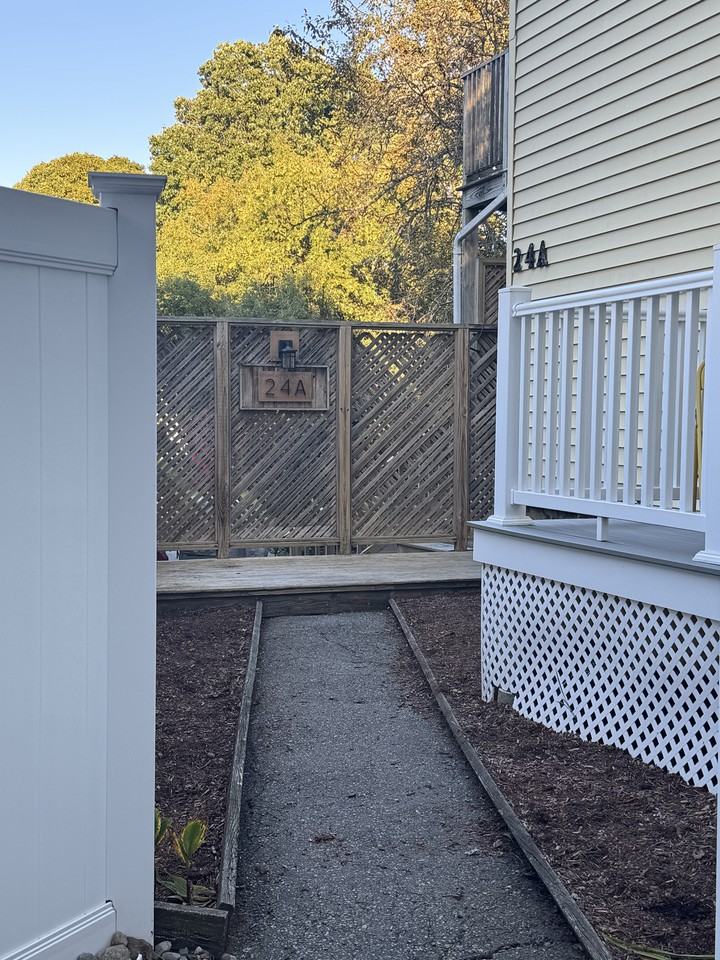 24 Ash St - Photo 2 of 49