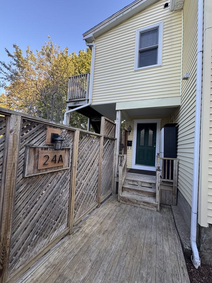 24 Ash St - Photo 3 of 49
