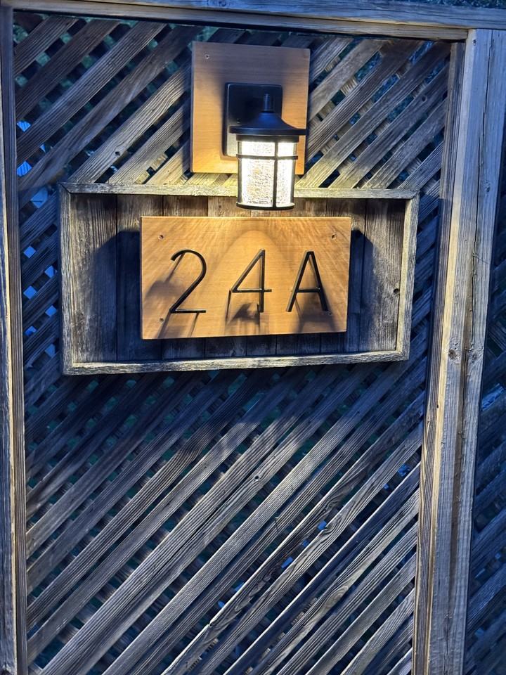 24 Ash St - Photo 4 of 49