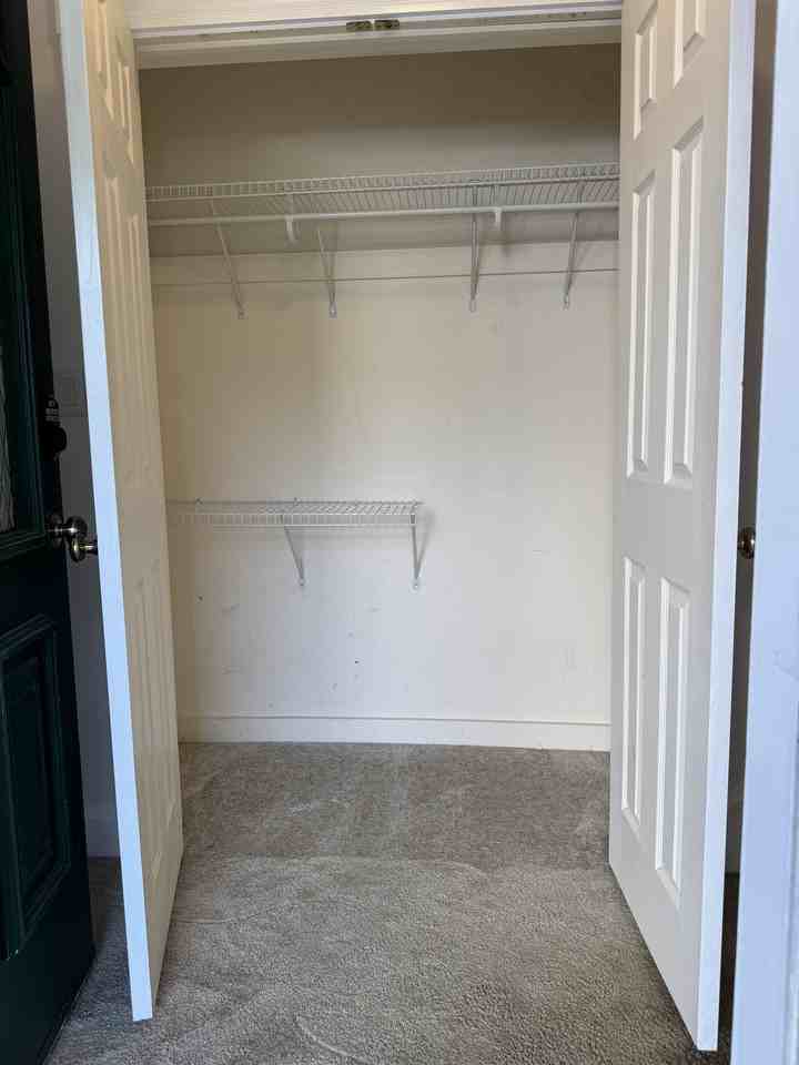 24 Ash St - Photo 7 of 49