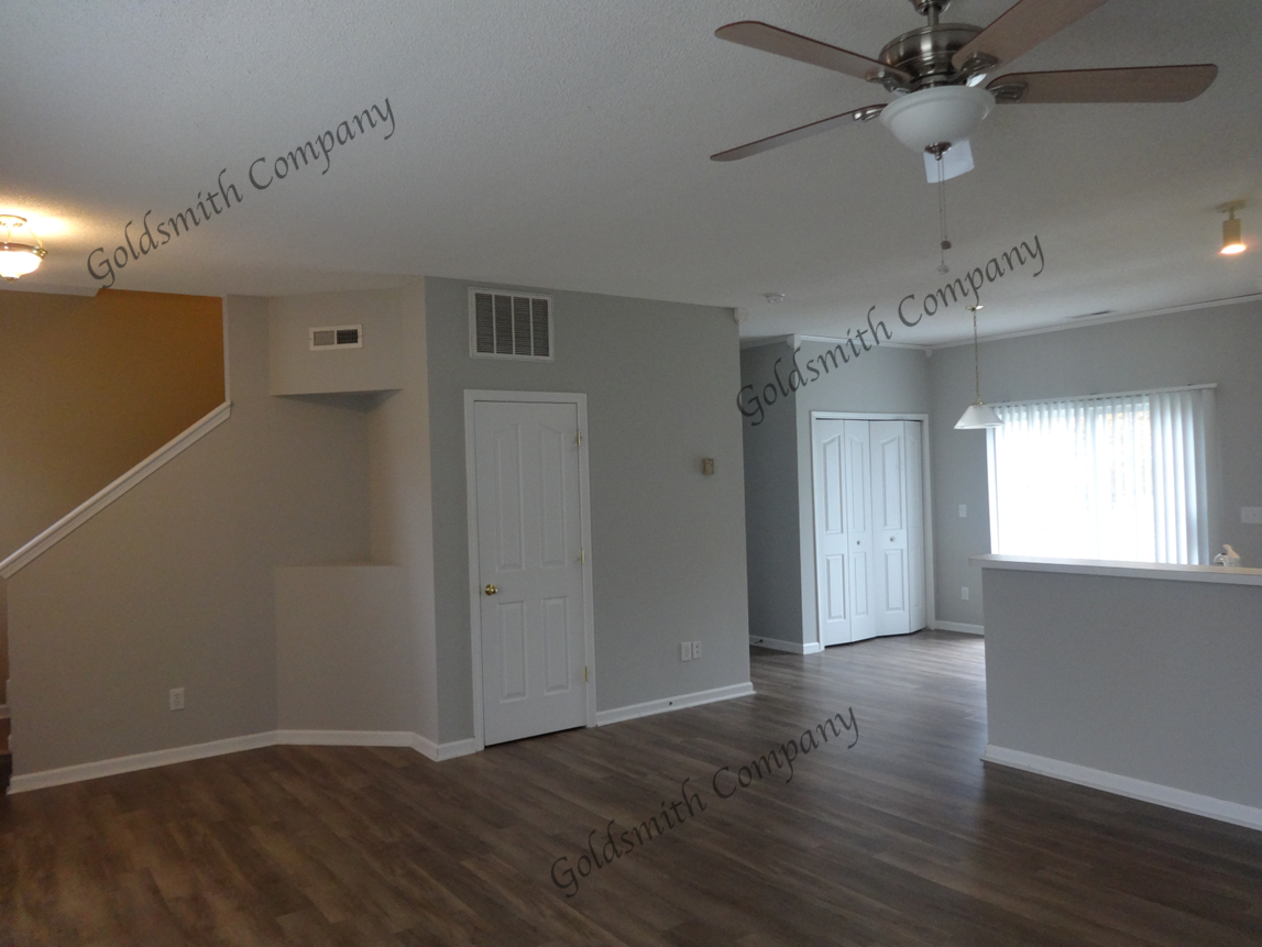 935 Breezewood Ct - Photo 3 of 3